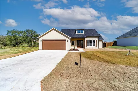 513 W 12th Ave, Bristow, OK 74010