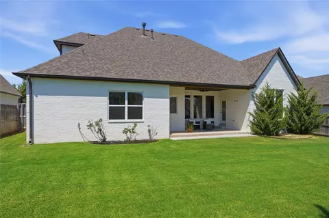 Exterior - 2928 E 141st Ct S, Bixby, OK 74008 photo 4 of 9