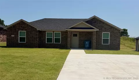 686 W 6th St, Atoka, OK 74525