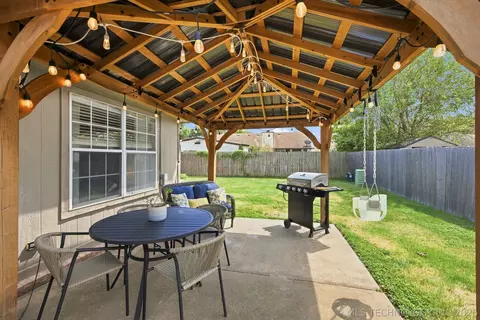 Exterior - 474 E 142nd Pl, Glenpool, OK 74033 photo 7 of 7