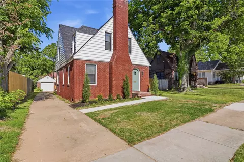 Exterior - 1628 S Victor Ave, Tulsa, OK 74104 photo 3 of 5