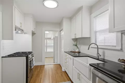 Kitchen - 1628 S Victor Ave, Tulsa, OK 74104 photo 4 of 4