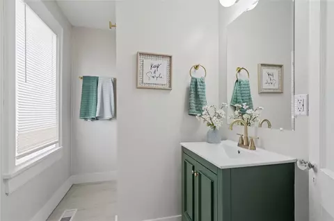 Bath - 1628 S Victor Ave, Tulsa, OK 74104 photo 1 of 4