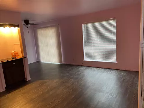 Living - 4830 E 68th Street 144, Tulsa, OK 74136 photo 1 of 2