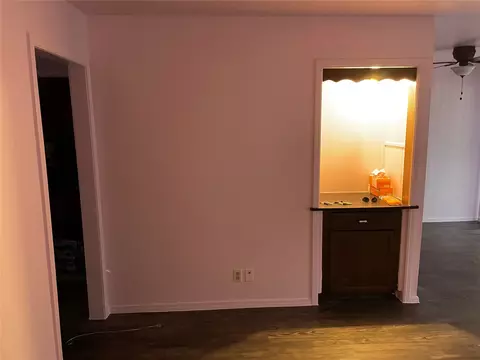Living - 4830 E 68th Street 144, Tulsa, OK 74136 photo 2 of 2