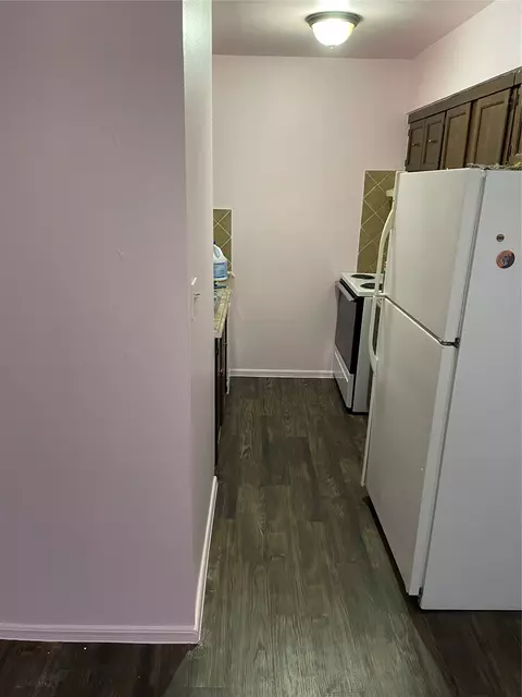 Kitchen - 4830 E 68th Street 144, Tulsa, OK 74136 photo 4 of 4