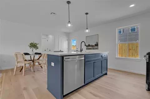 Kitchen - 1047 E Young St, Tulsa, OK 74106 photo 6 of 9