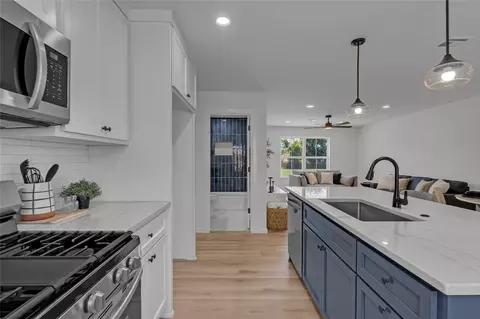 Kitchen - 1047 E Young St, Tulsa, OK 74106 photo 5 of 9
