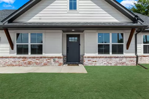 Exterior - 1047 E Young St, Tulsa, OK 74106 photo 2 of 6