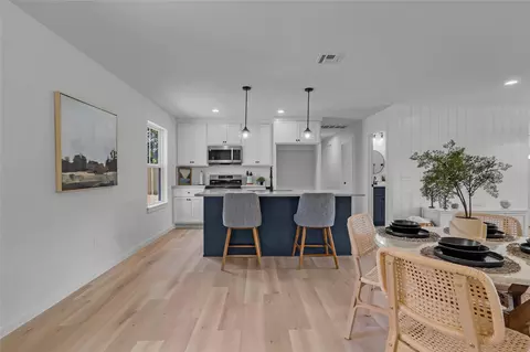 Dining - 1047 E Young St, Tulsa, OK 74106 photo 3 of 3