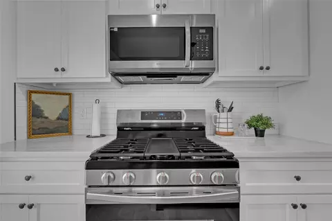 Kitchen - 1047 E Young St, Tulsa, OK 74106 photo 9 of 9
