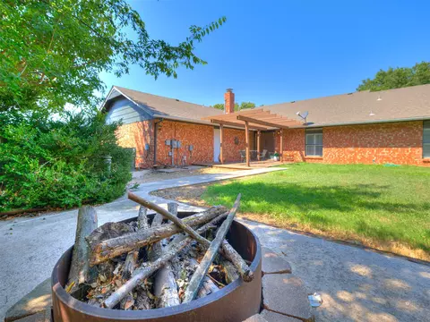 Exterior - 8308 E 107th Pl, Tulsa, OK 74133 photo 7 of 15