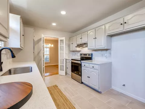 Kitchen - 8308 E 107th Pl, Tulsa, OK 74133 photo 10 of 10
