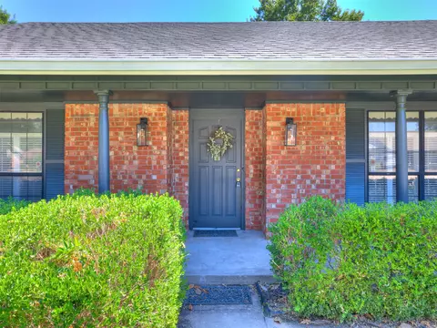 Entry Way - 8308 E 107th Pl, Tulsa, OK 74133 photo 4 of 4