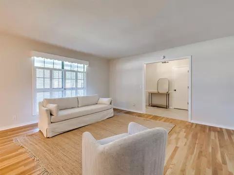Living - 8308 E 107th Pl, Tulsa, OK 74133 photo 3 of 10