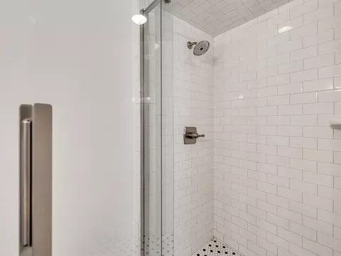 Bath - 8308 E 107th Pl, Tulsa, OK 74133 photo 7 of 8
