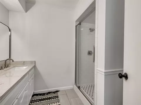 Bath - 8308 E 107th Pl, Tulsa, OK 74133 photo 6 of 8