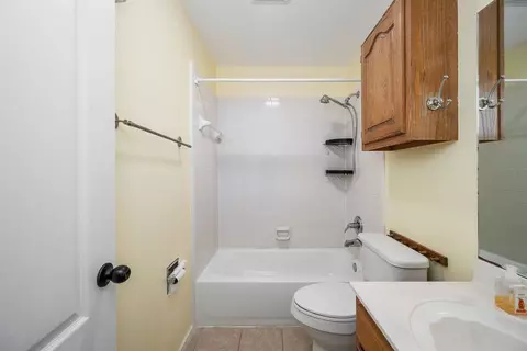 Bath - 19638 E 38th Pl S, Broken Arrow, OK 74014 photo 4 of 4