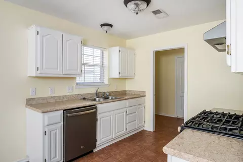 Kitchen - 19638 E 38th Pl S, Broken Arrow, OK 74014 photo 1 of 3