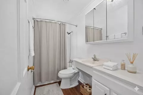 Bath - 324 SE 4th St, Pryor, OK 74361 photo 1 of 2