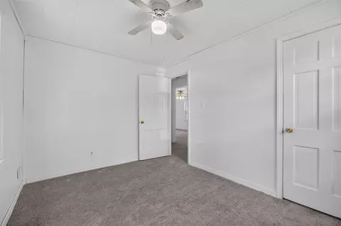 Bedroom - 324 SE 4th St, Pryor, OK 74361 photo 3 of 4