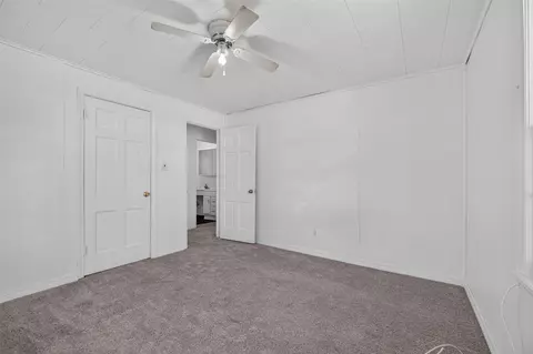 Bedroom - 324 SE 4th St, Pryor, OK 74361 photo 2 of 4