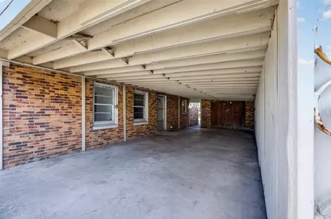 Exterior - 324 SE 4th St, Pryor, OK 74361 photo 1 of 5