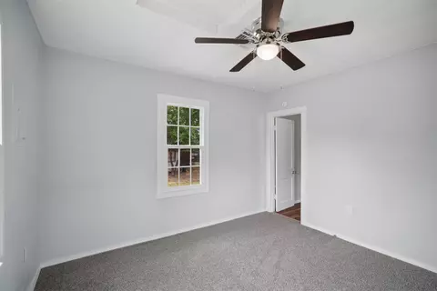 Bedroom - 1335 E Maple St, Cushing, OK 74023 photo 4 of 4