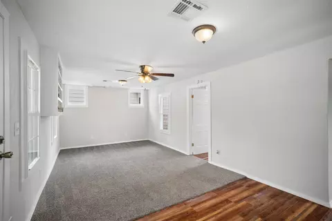Living - 1335 E Maple St, Cushing, OK 74023 photo 2 of 4