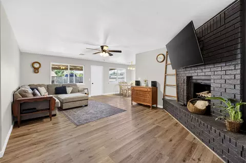 Living - 2301 Daniel Blvd, Muskogee, OK 74403 photo 1 of 1