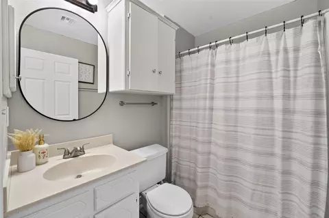 Bath - 2301 Daniel Blvd, Muskogee, OK 74403 photo 3 of 3