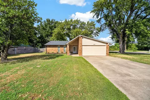 Exterior - 2301 Daniel Blvd, Muskogee, OK 74403 photo 1 of 8