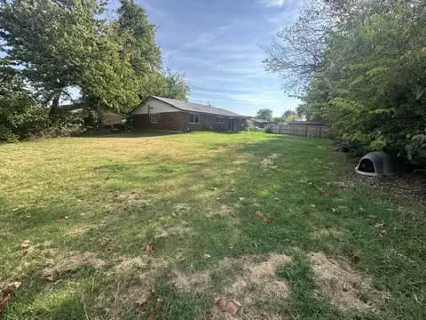 Exterior - 11502 E 64th St N, Broken Arrow, OK 74012 photo 5 of 10