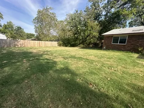 Exterior - 11502 E 64th St N, Broken Arrow, OK 74012 photo 4 of 10
