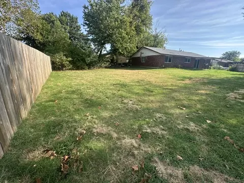 Exterior - 11502 E 64th St N, Broken Arrow, OK 74012 photo 6 of 10