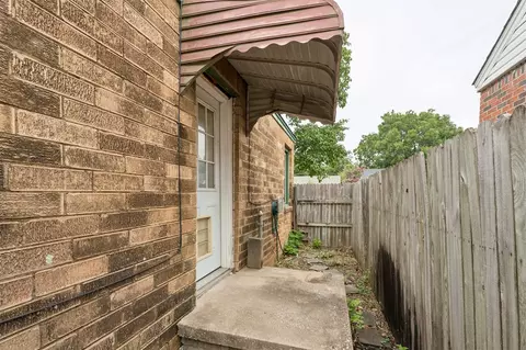 Exterior - 2520 E 2nd St, Tulsa, OK 74104 photo 7 of 14