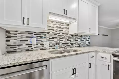 Kitchen - 2520 E 2nd St, Tulsa, OK 74104 photo 2 of 4