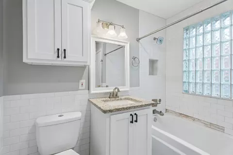 Bath - 2520 E 2nd St, Tulsa, OK 74104 photo 4 of 4