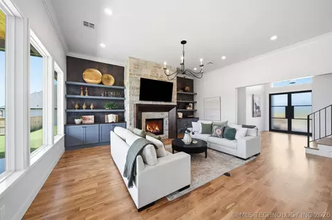 Living - 320 W 138th St, Bixby, OK 74008 photo 1 of 2