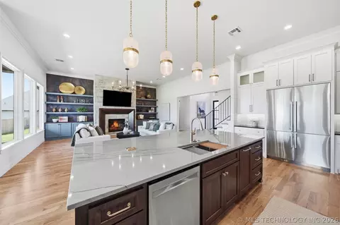 Kitchen - 320 W 138th St, Bixby, OK 74008 photo 2 of 6