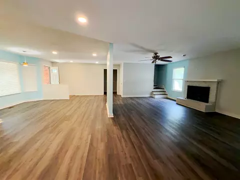 Living - 7043 E 77th Pl, Tulsa, OK 74133 photo 2 of 4