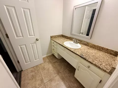 Bath - 7043 E 77th Pl, Tulsa, OK 74133 photo 2 of 2