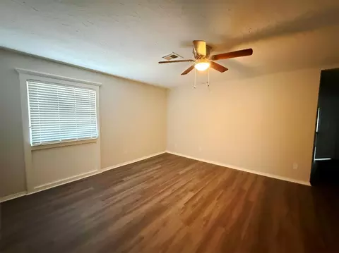 Living - 7043 E 77th Pl, Tulsa, OK 74133 photo 4 of 4