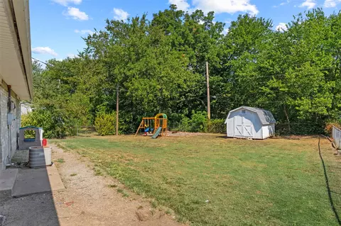 Exterior - 104 E Pine Ct, Skiatook, OK 74070 photo 5 of 7