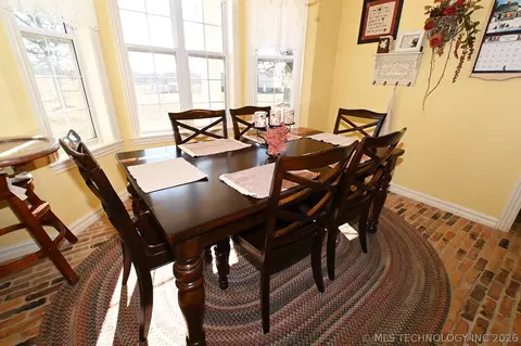 Dining - 450778 E 1000 Rd, Gore, OK 74435 photo 3 of 4