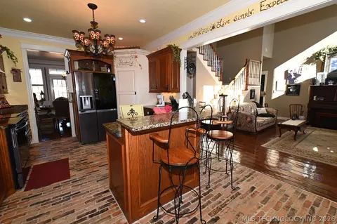 Kitchen - 450778 E 1000 Rd, Gore, OK 74435 photo 5 of 7
