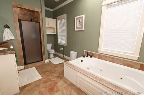 Bath - 450778 E 1000 Rd, Gore, OK 74435 photo 4 of 7