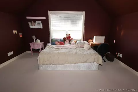 Bedroom - 450778 E 1000 Rd, Gore, OK 74435 photo 6 of 8