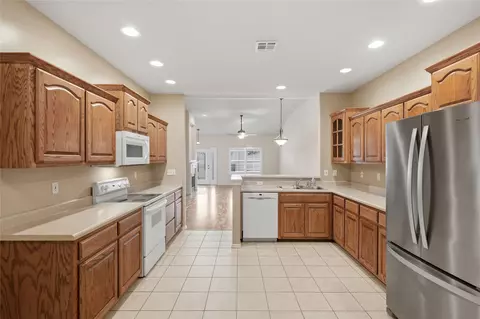 Kitchen - 8212 E 74th Ct, Tulsa, OK 74133 photo 2 of 2