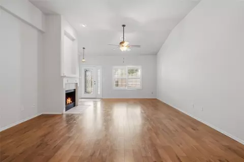 Living - 8212 E 74th Ct, Tulsa, OK 74133 photo 3 of 6